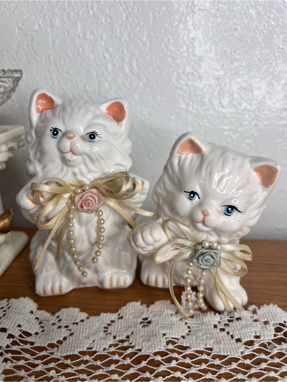 Vintage Ceramic White Cat Figurines Set